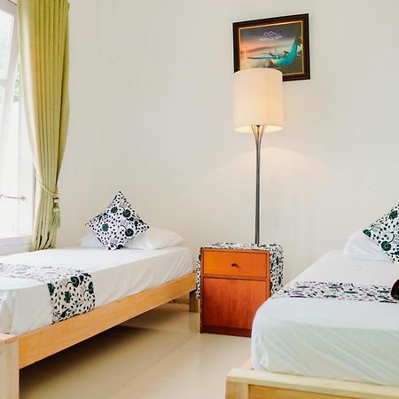 Dormitory Tourism Sritanjung Banyuwangi By Gajahsora Management Buitenkant foto