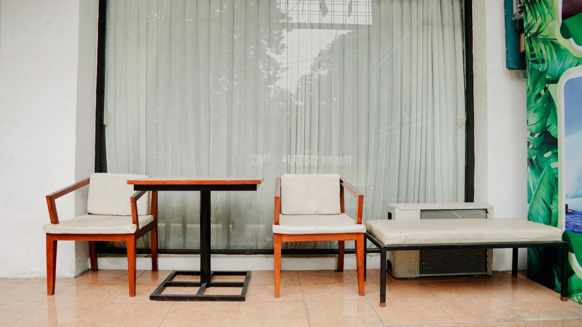 Dormitory Tourism Sritanjung Banyuwangi By Gajahsora Management Buitenkant foto
