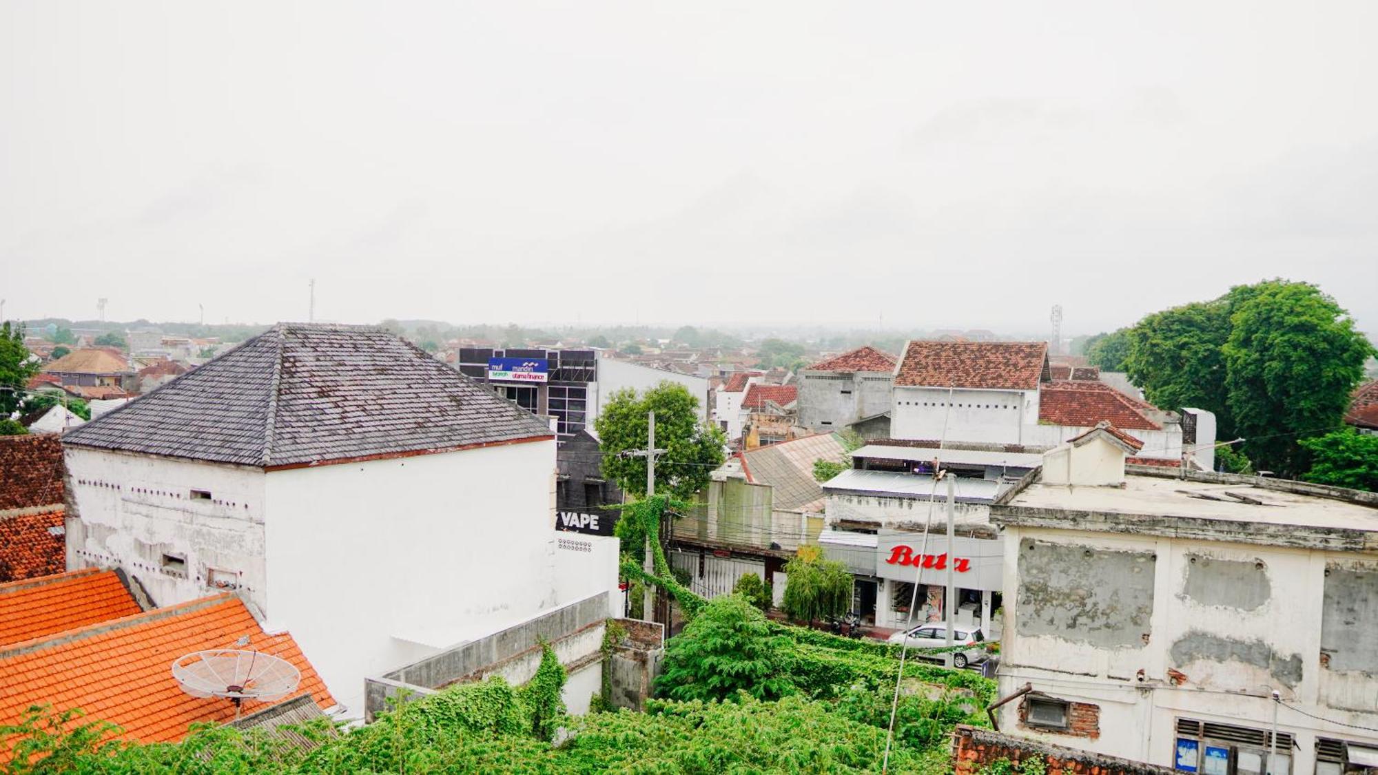 Dormitory Tourism Sritanjung Banyuwangi By Gajahsora Management Buitenkant foto