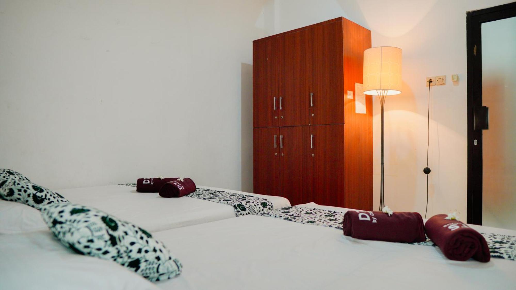 Dormitory Tourism Sritanjung Banyuwangi By Gajahsora Management Buitenkant foto