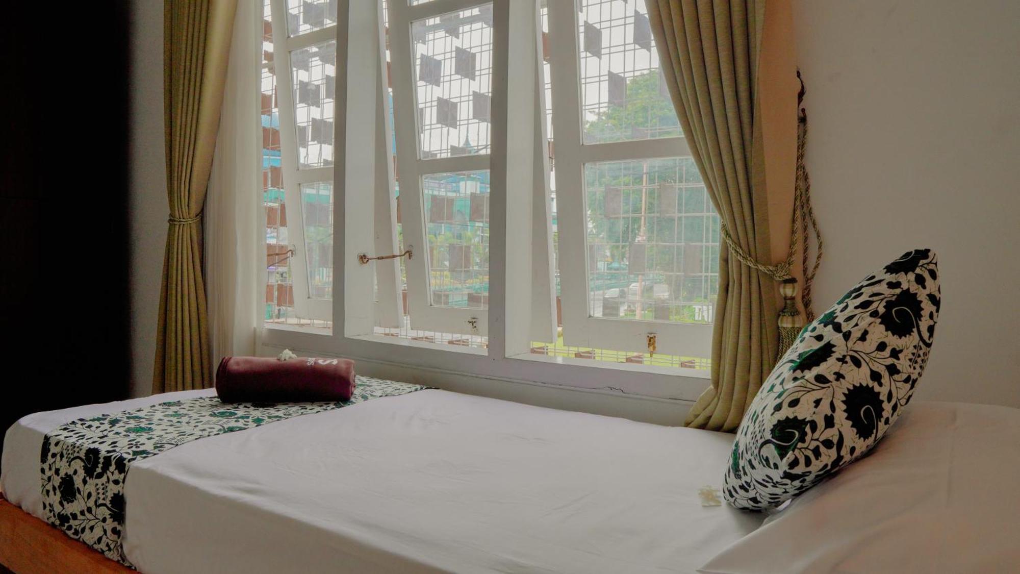 Dormitory Tourism Sritanjung Banyuwangi By Gajahsora Management Buitenkant foto