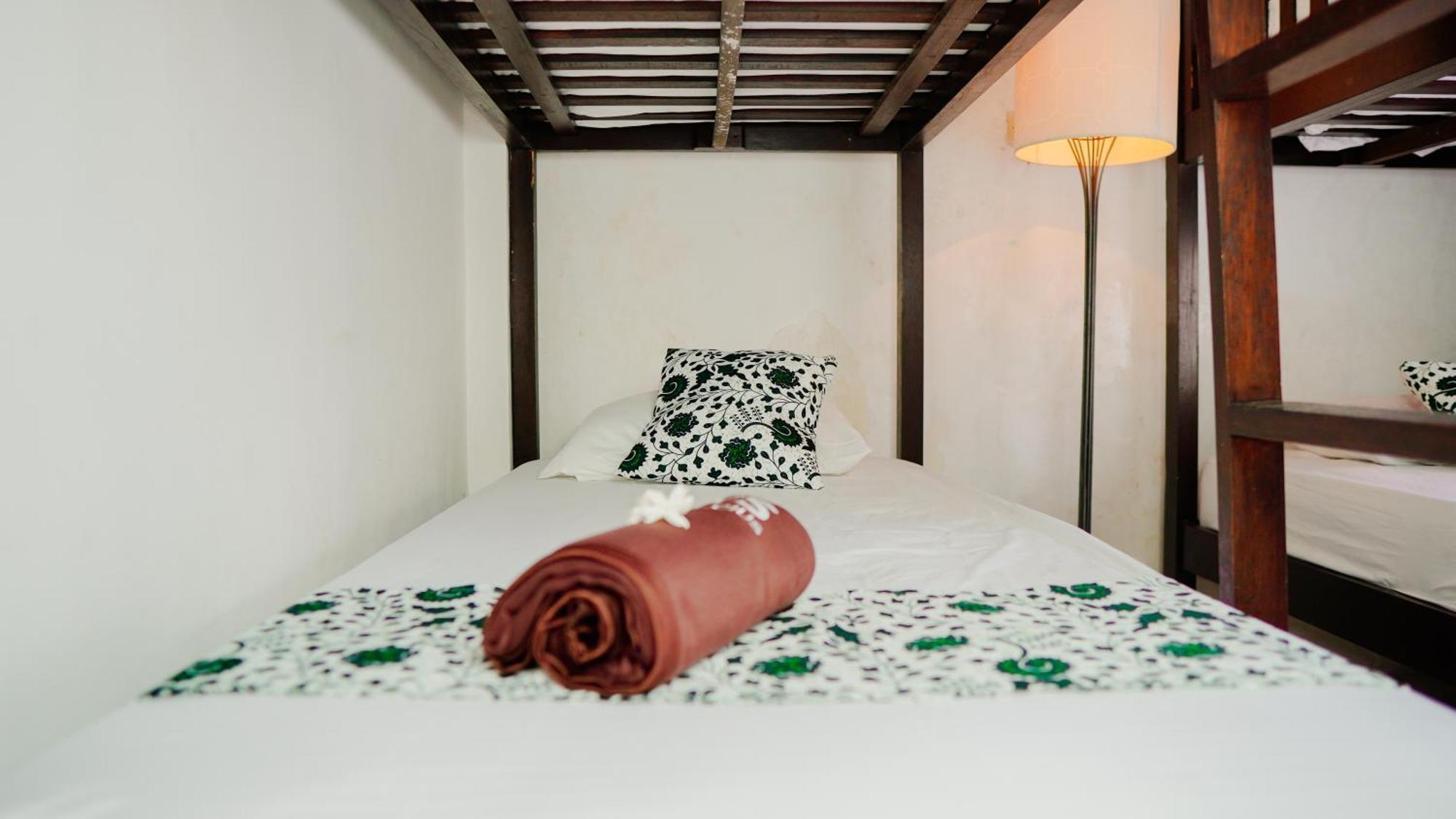Dormitory Tourism Sritanjung Banyuwangi By Gajahsora Management Buitenkant foto