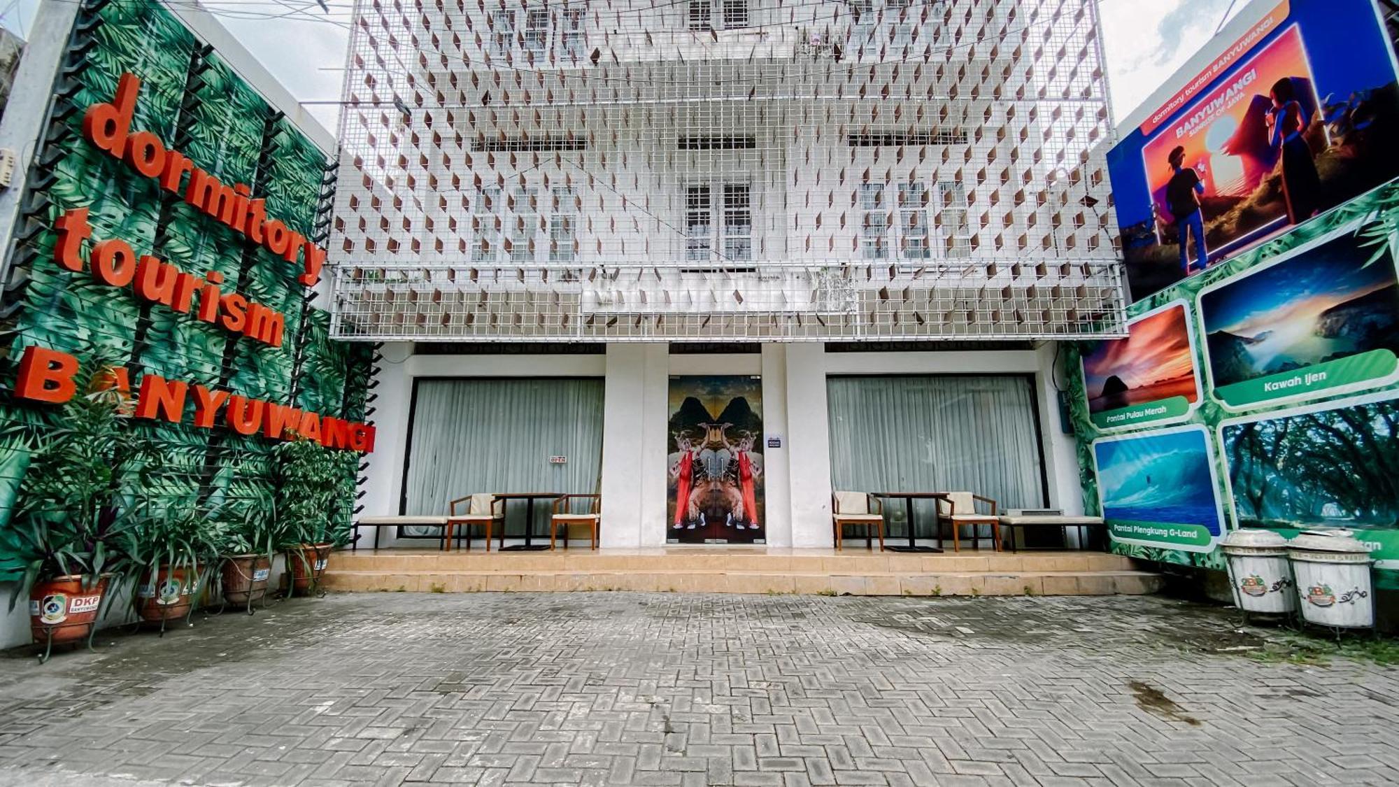 Dormitory Tourism Sritanjung Banyuwangi By Gajahsora Management Buitenkant foto